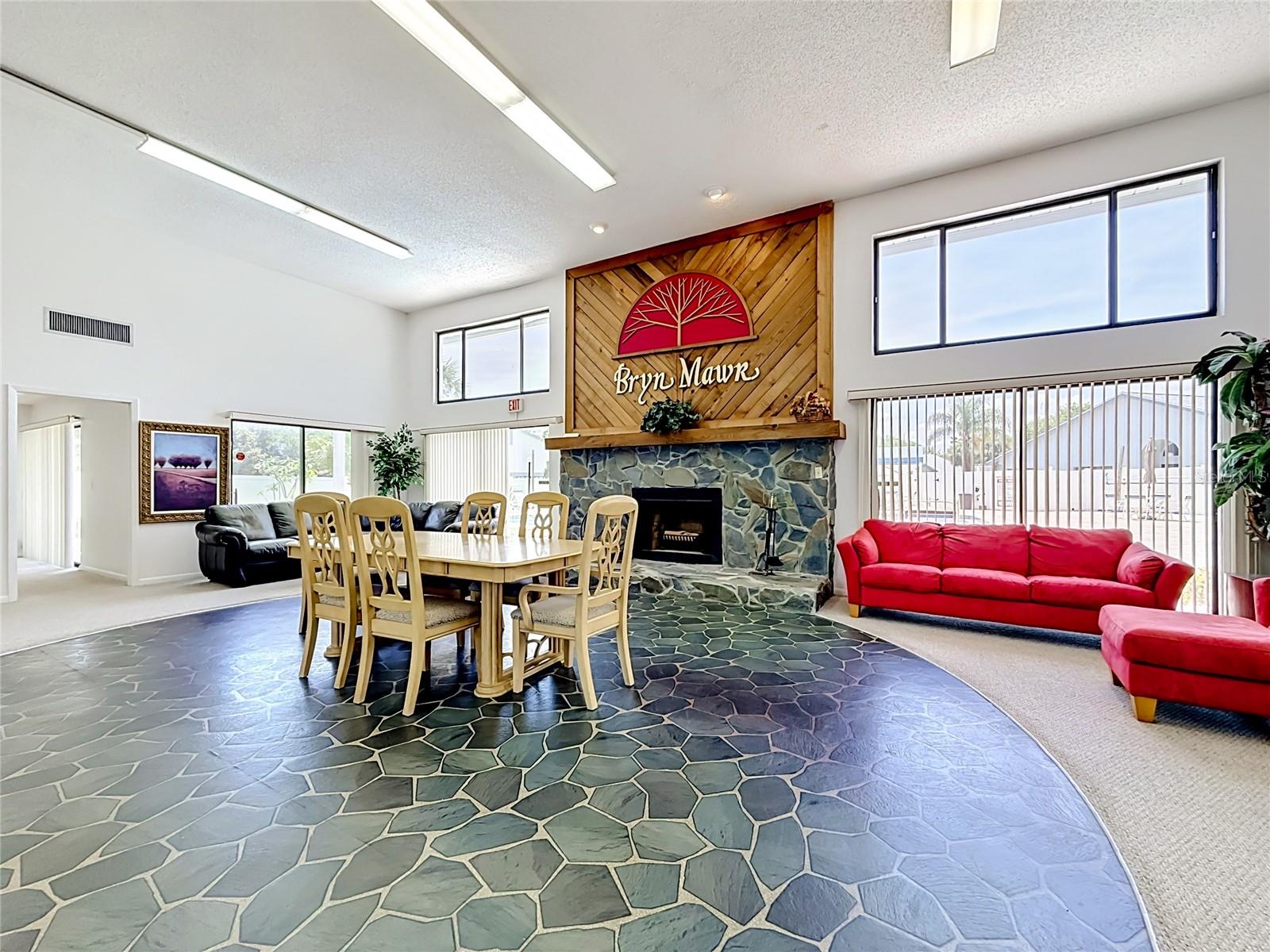 2733 COUNTRYSIDE BLVD #105, CLEARWATER, FL, 33761