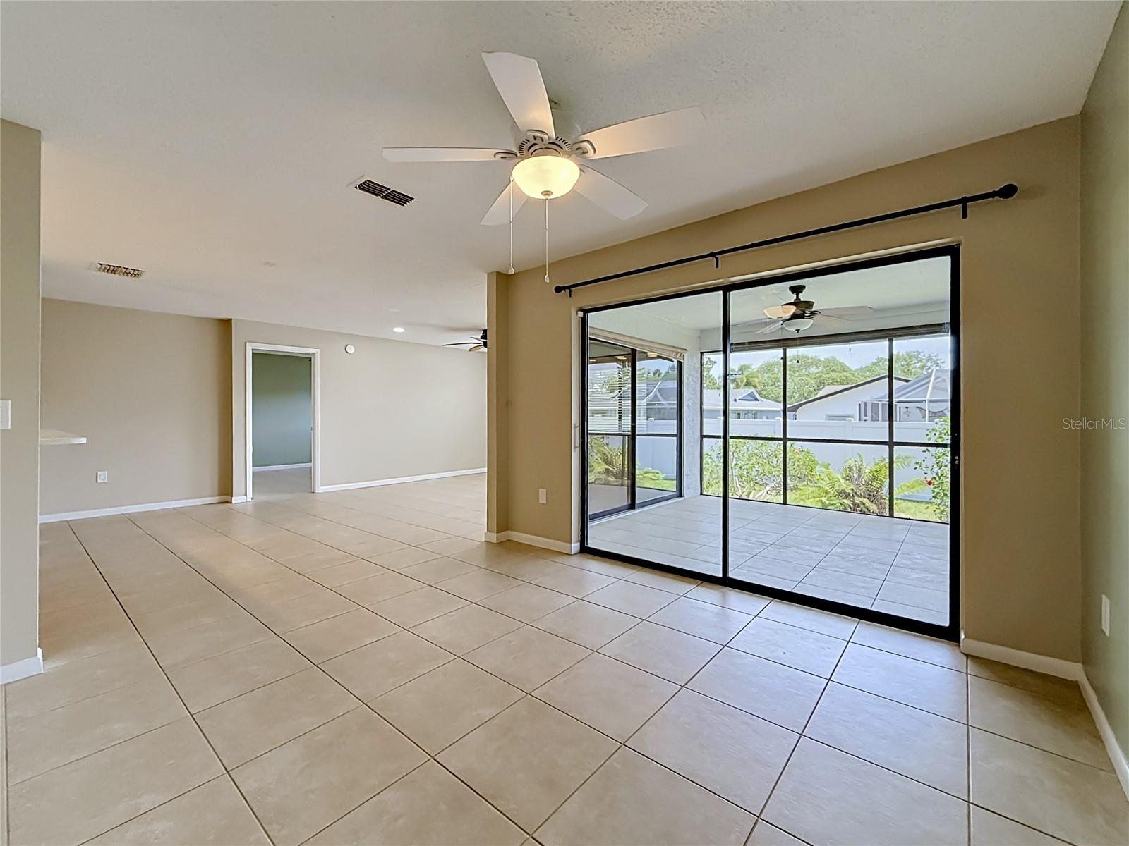 2733 COUNTRYSIDE BLVD #105, CLEARWATER, FL, 33761