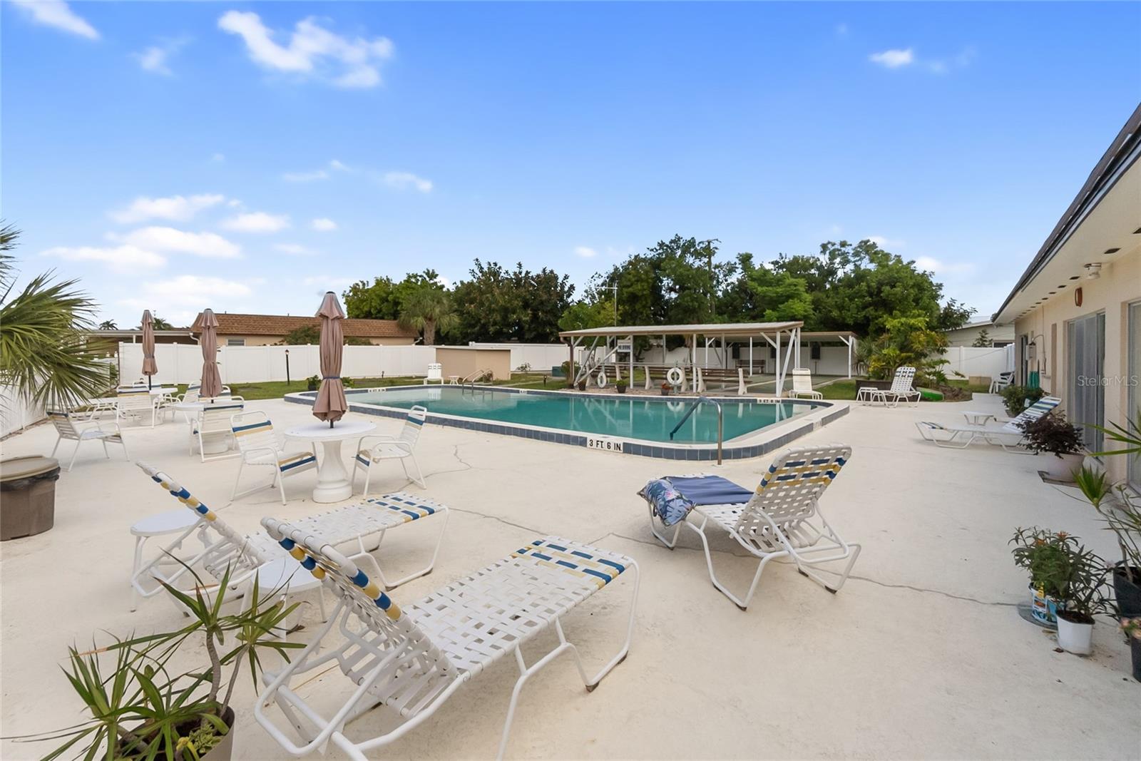 676 PARK CIR, BRADENTON, FL, 34207