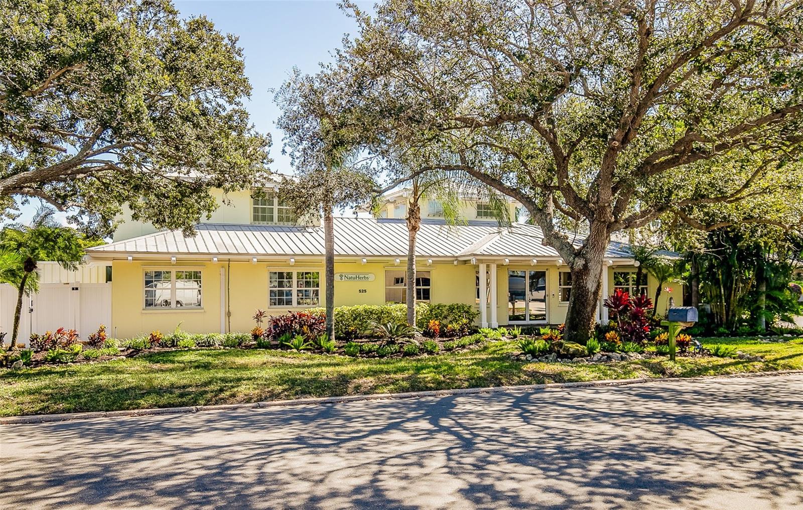 525 8TH ST W, BRADENTON, FL, 34205