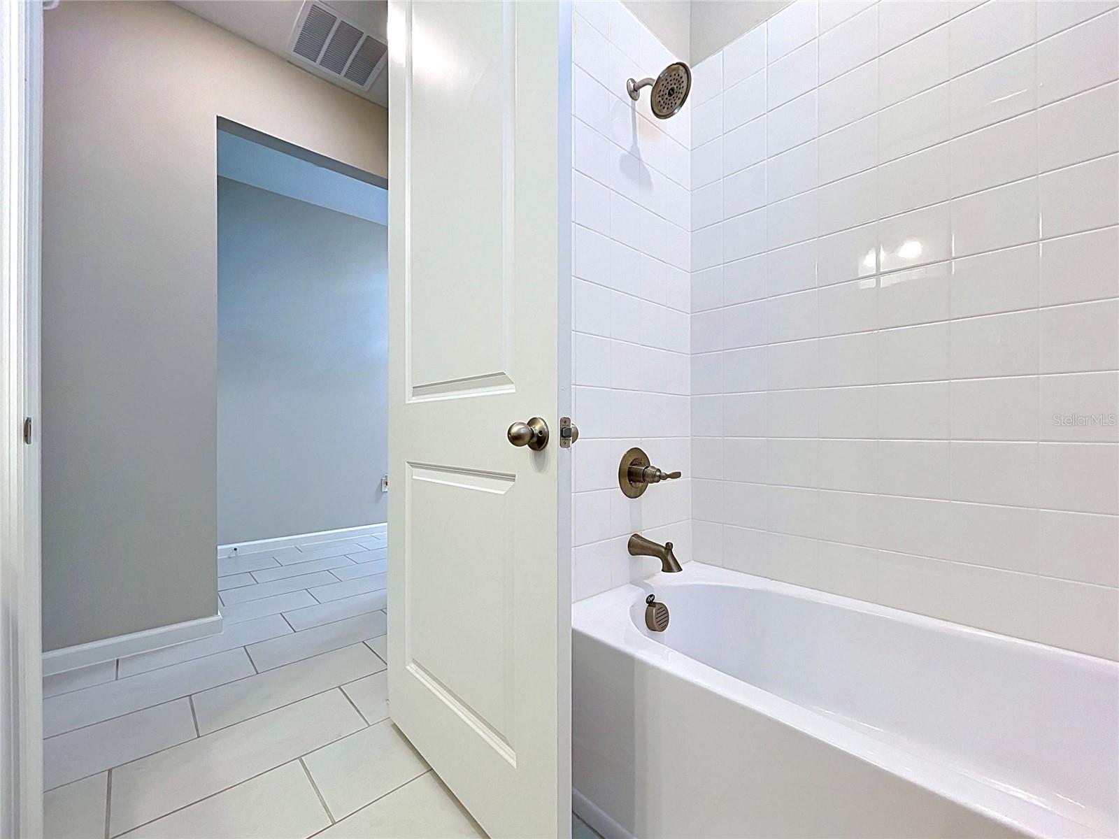 858 BALLANTYNE DR, LAKE WALES, FL, 33898