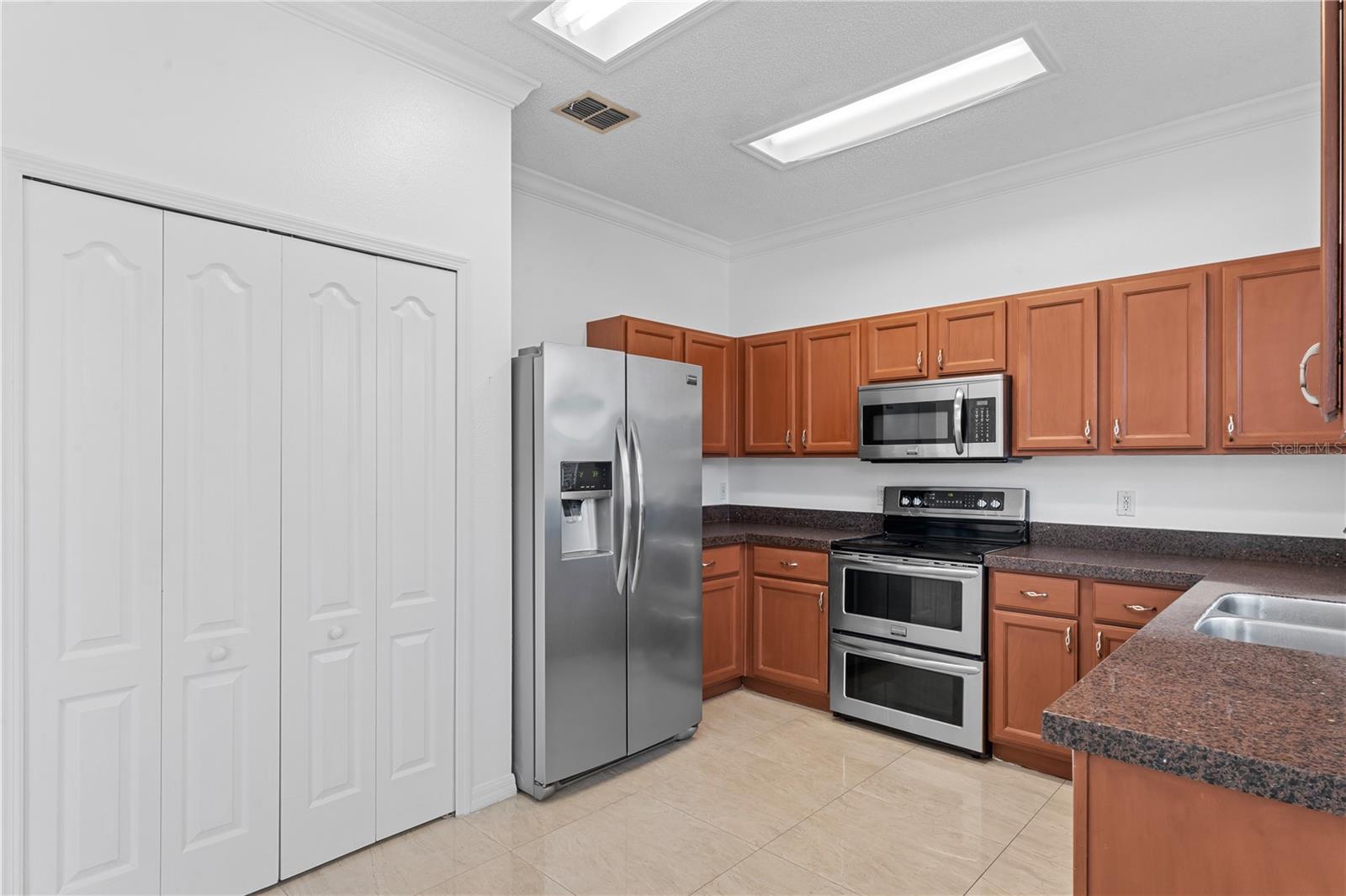 617 LAKESCAPE CT, ORLANDO, FL, 32828