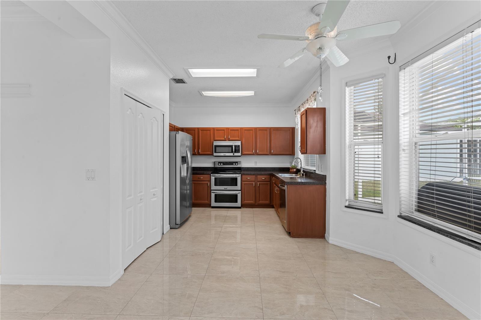 617 LAKESCAPE CT, ORLANDO, FL, 32828