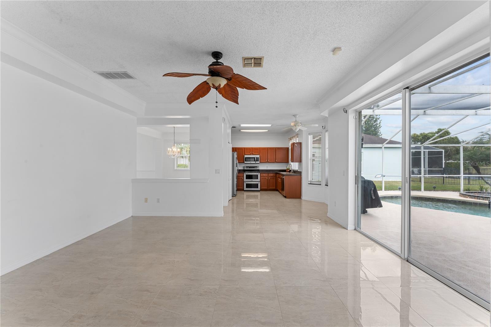 617 LAKESCAPE CT, ORLANDO, FL, 32828