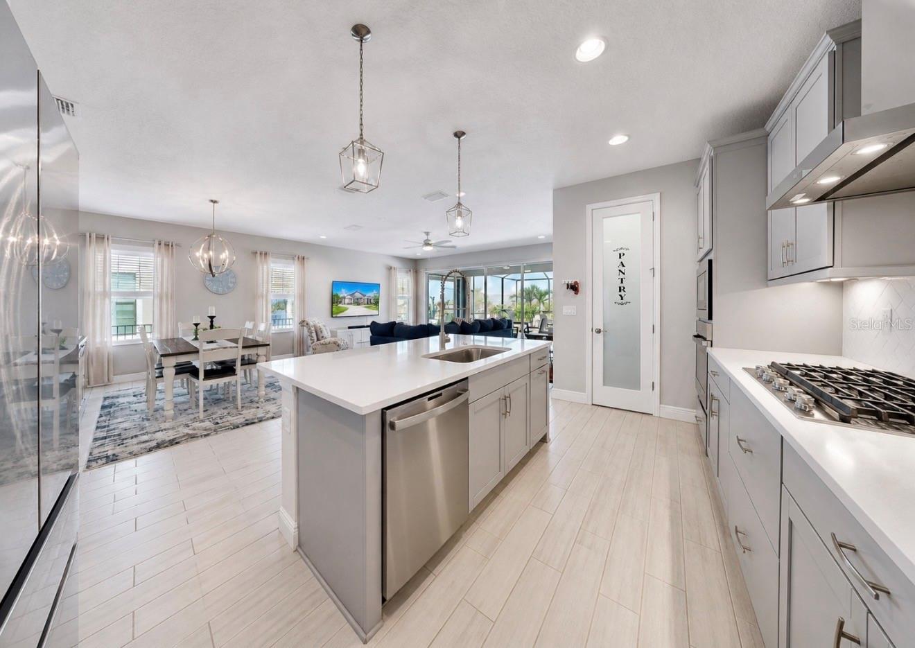 6364 ROADSTEAD CT, APOLLO BEACH, FL, 33572