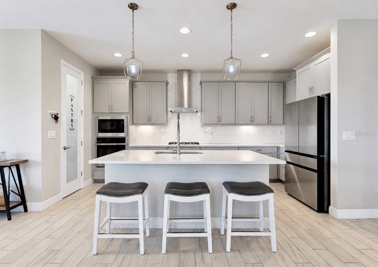 6364 ROADSTEAD CT, APOLLO BEACH, FL, 33572