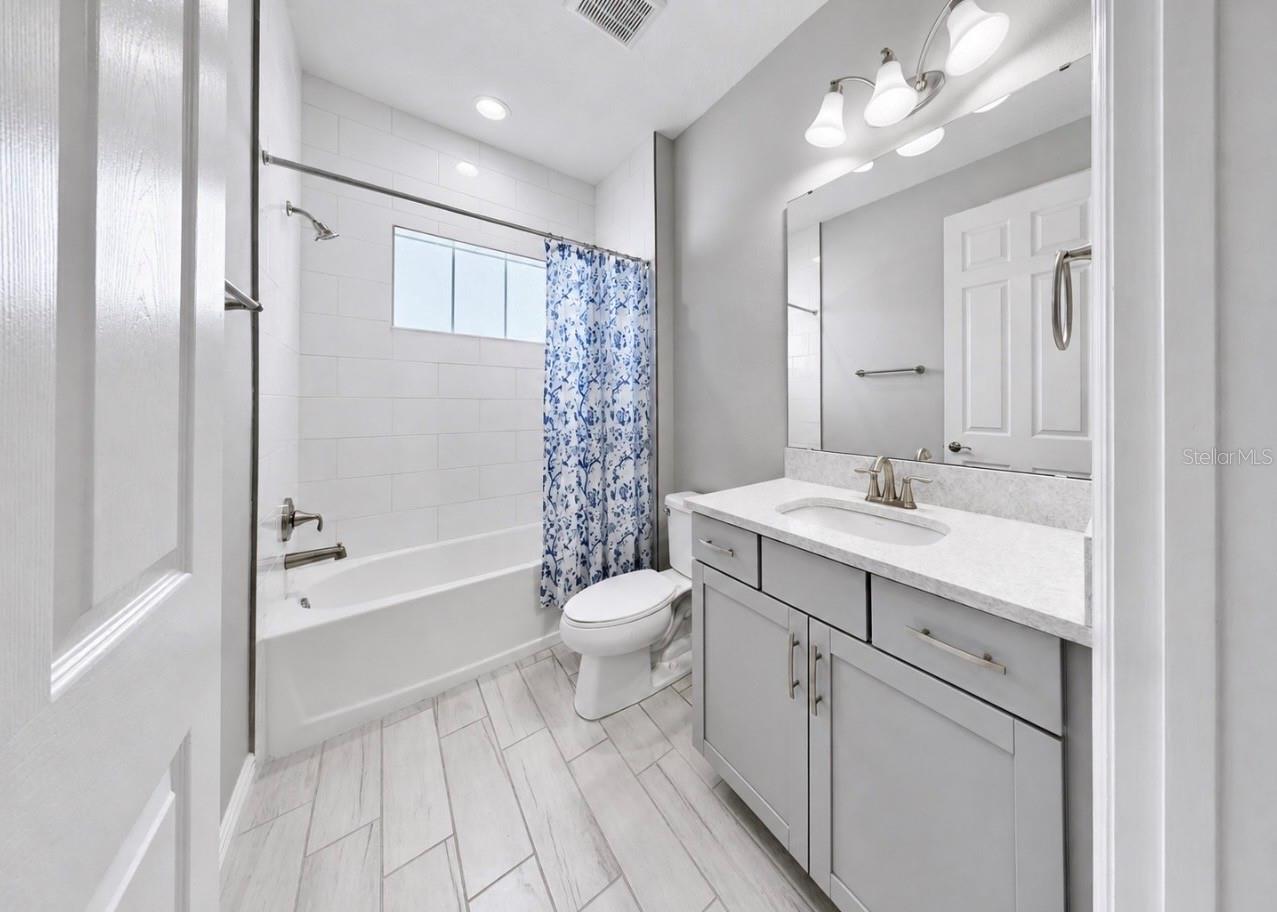 6364 ROADSTEAD CT, APOLLO BEACH, FL, 33572