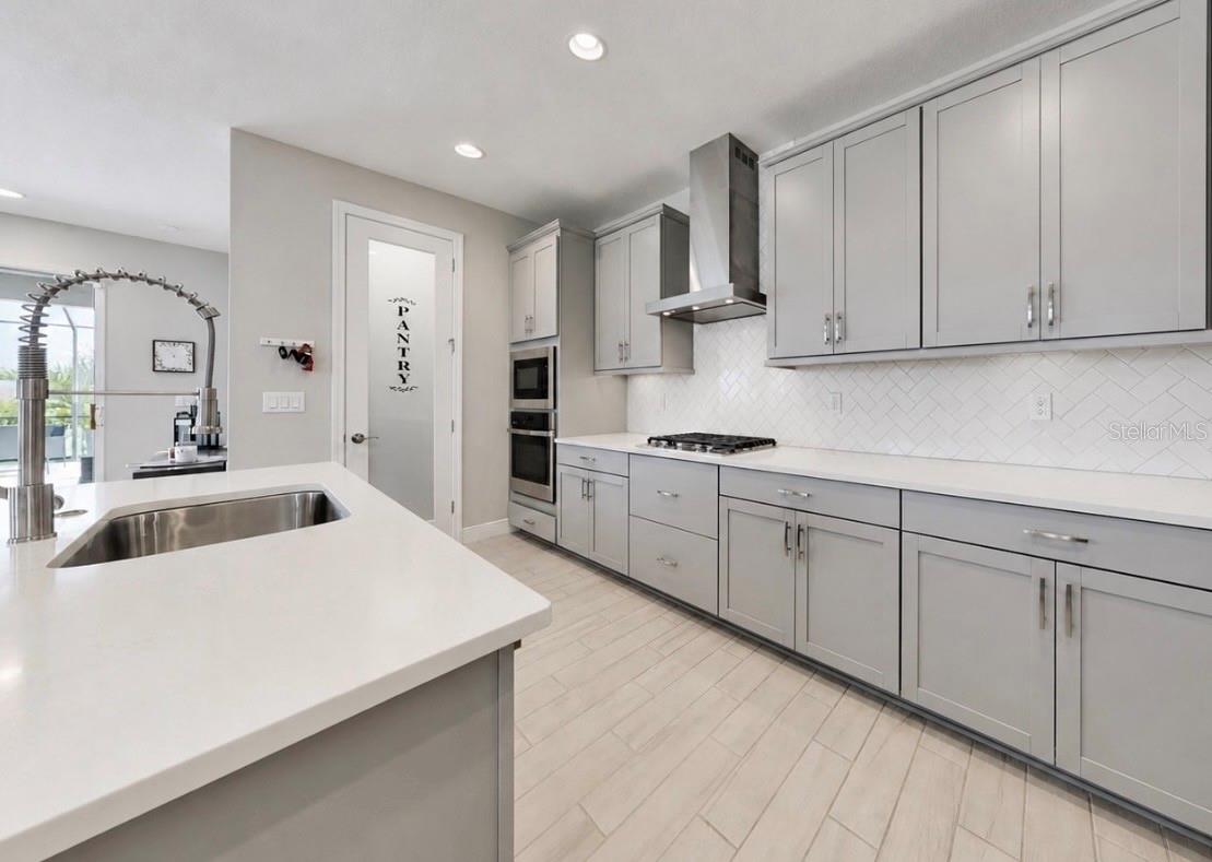 6364 ROADSTEAD CT, APOLLO BEACH, FL, 33572