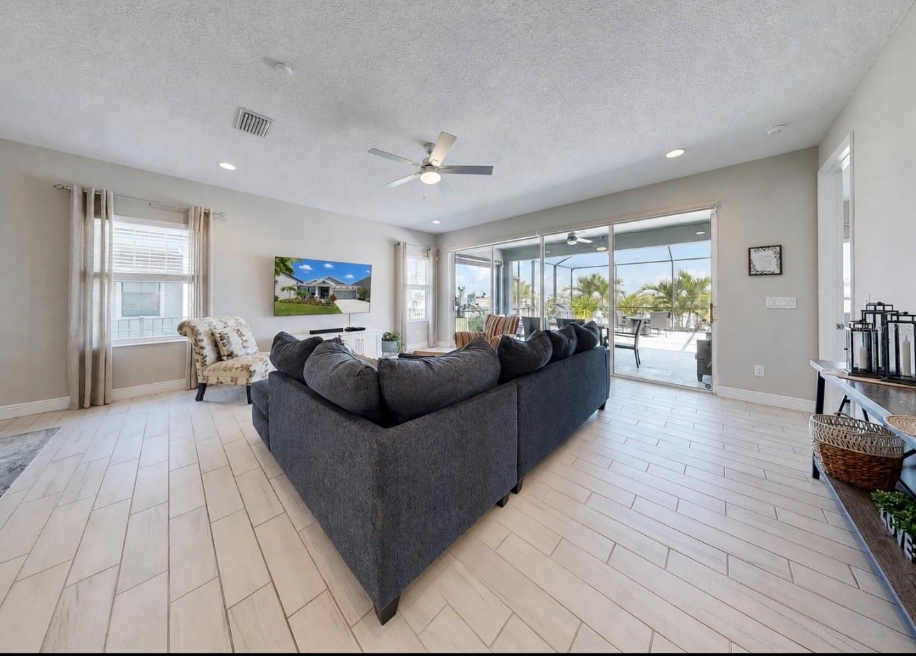 6364 ROADSTEAD CT, APOLLO BEACH, FL, 33572