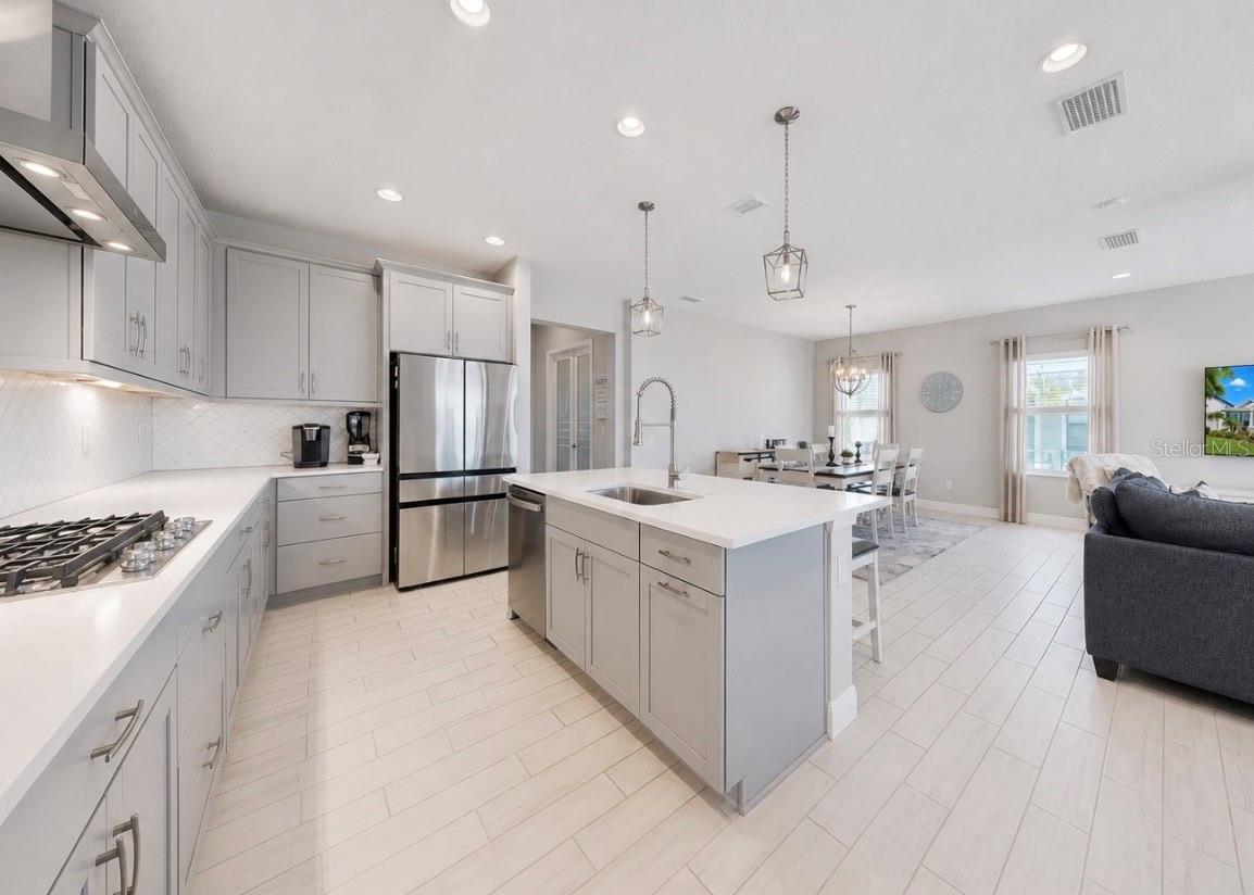 6364 ROADSTEAD CT, APOLLO BEACH, FL, 33572