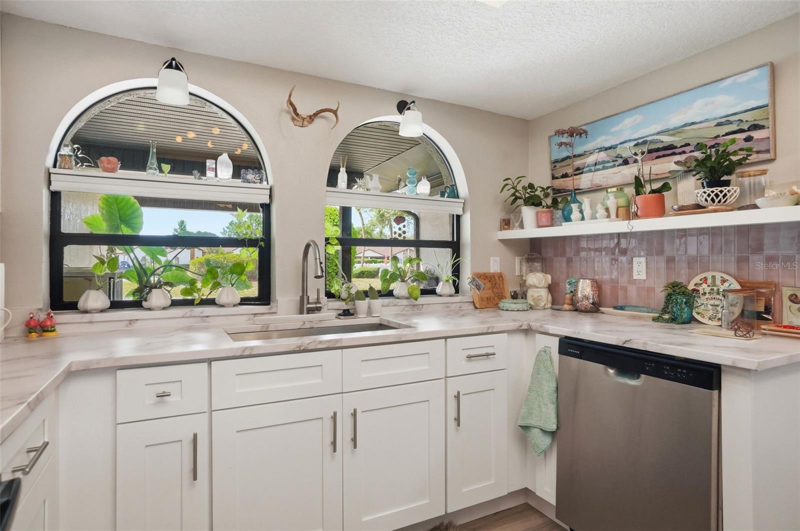 9143 LINGROVE RD, WEEKI WACHEE, FL, 34613