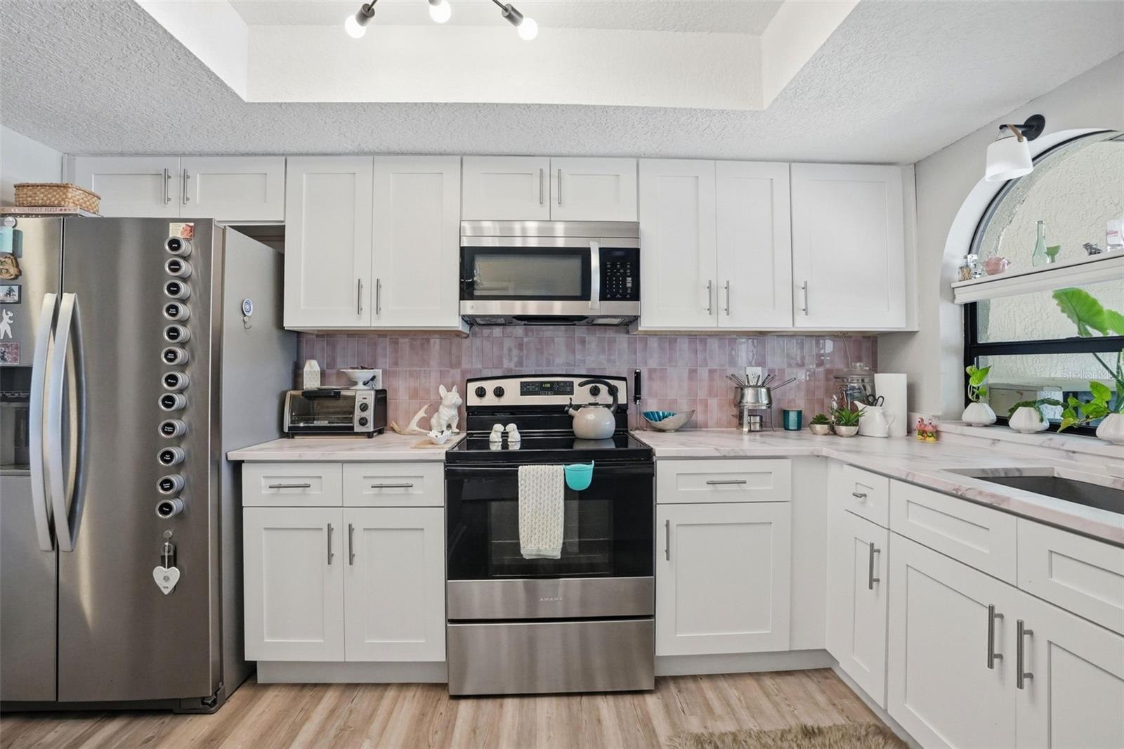 9143 LINGROVE RD, WEEKI WACHEE, FL, 34613