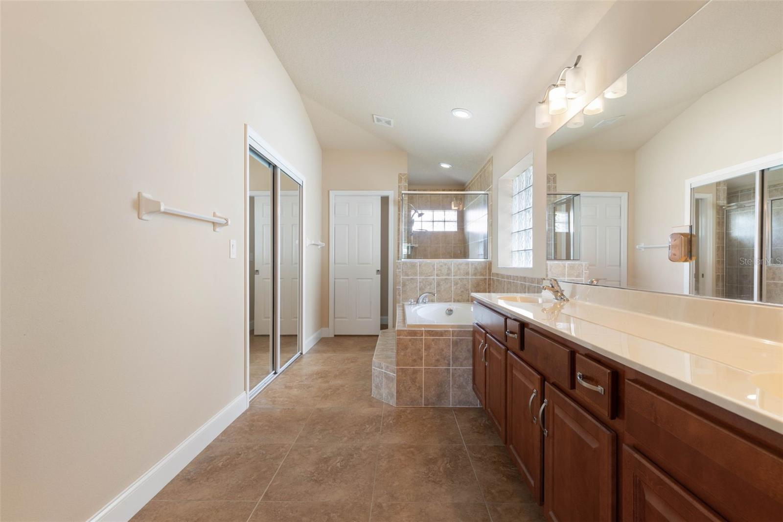 7 FLINT HILL LN, PALM COAST, FL, 32137