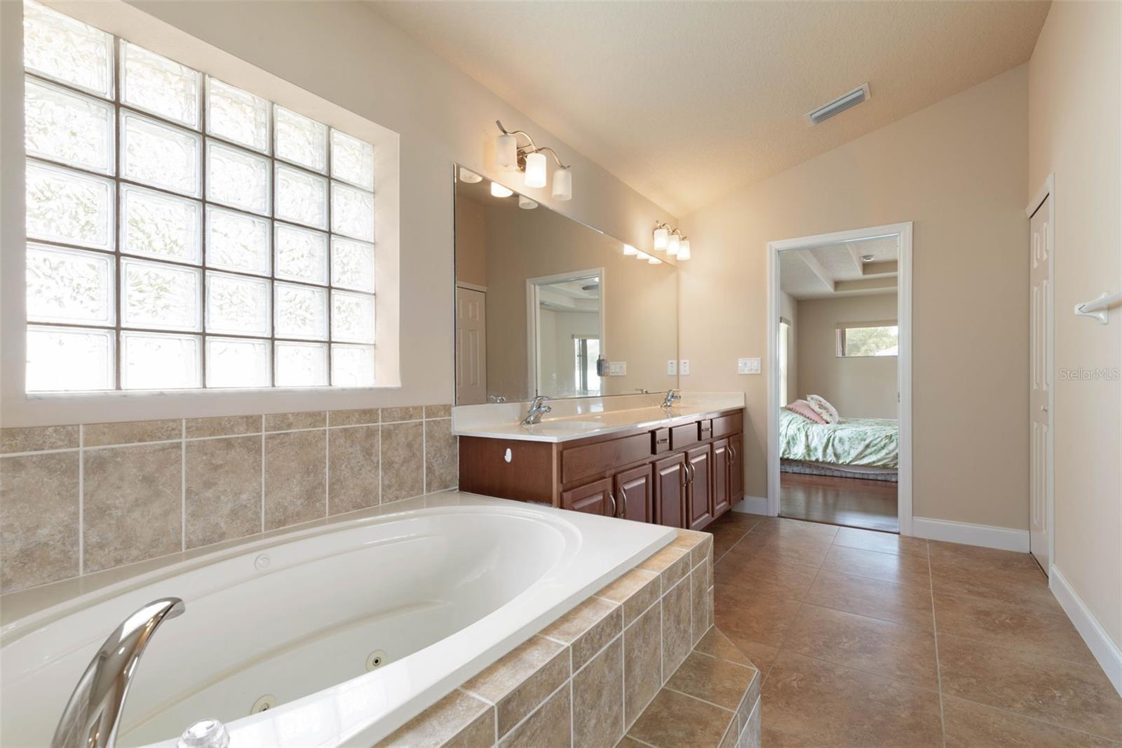 7 FLINT HILL LN, PALM COAST, FL, 32137
