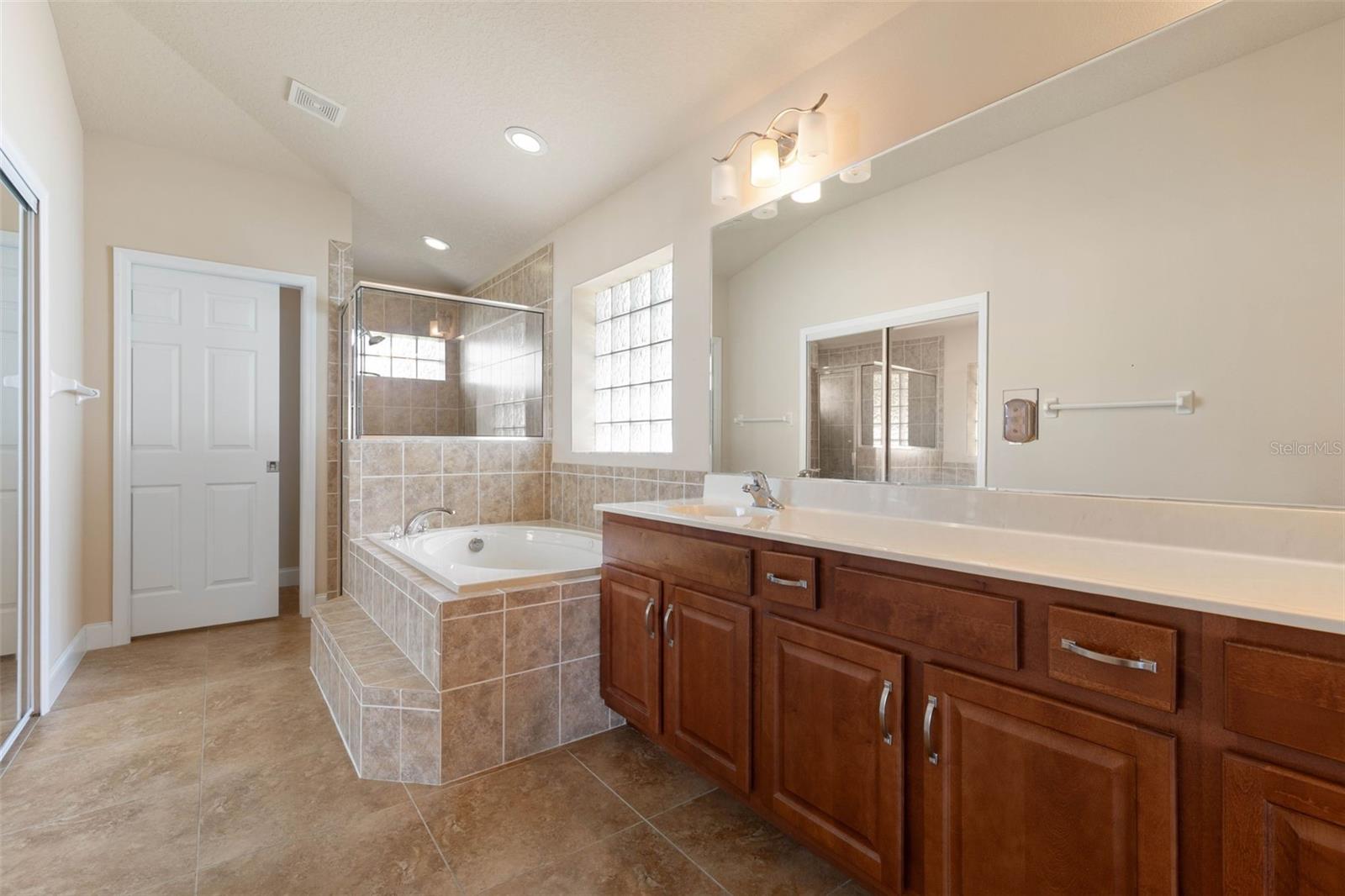 7 FLINT HILL LN, PALM COAST, FL, 32137
