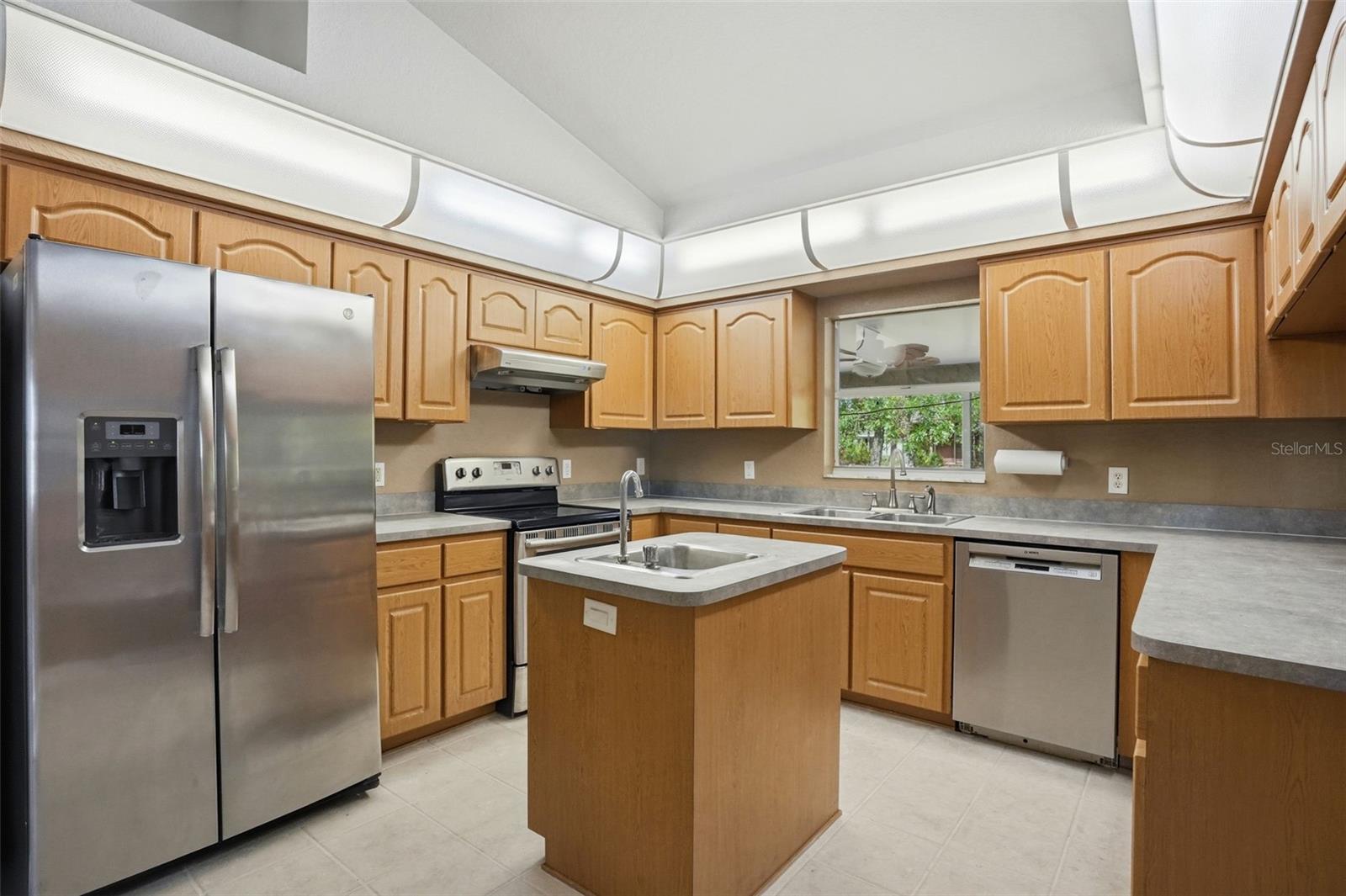 17469 MABERLY RD, WEEKI WACHEE, FL, 34614
