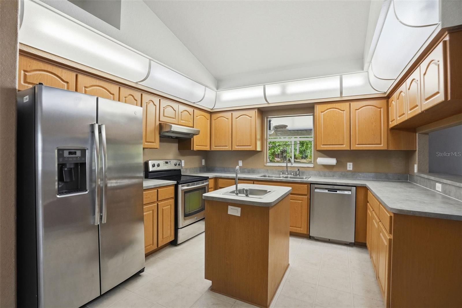 17469 MABERLY RD, WEEKI WACHEE, FL, 34614