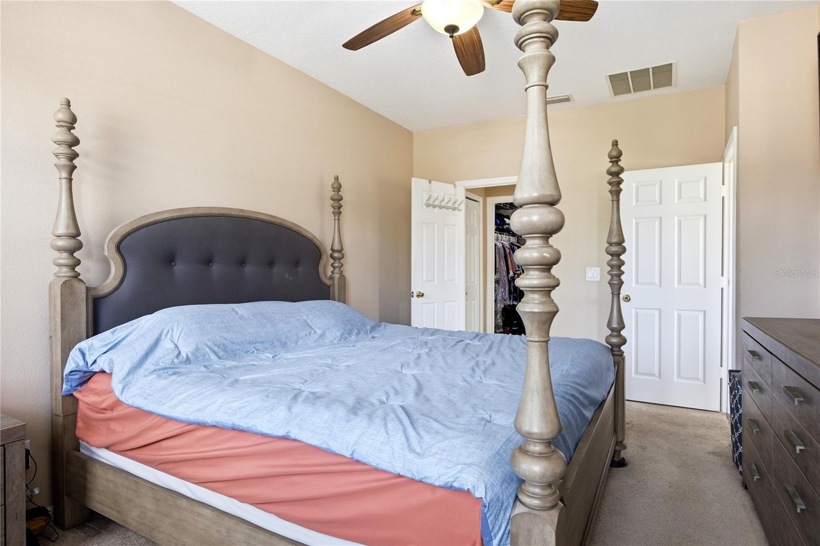 1033 BLACKWATER DR, WESLEY CHAPEL, FL, 33543
