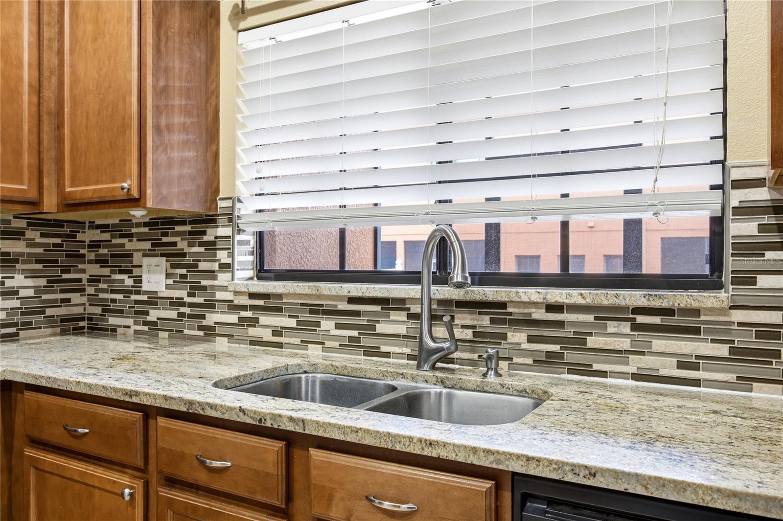 1033 BLACKWATER DR, WESLEY CHAPEL, FL, 33543