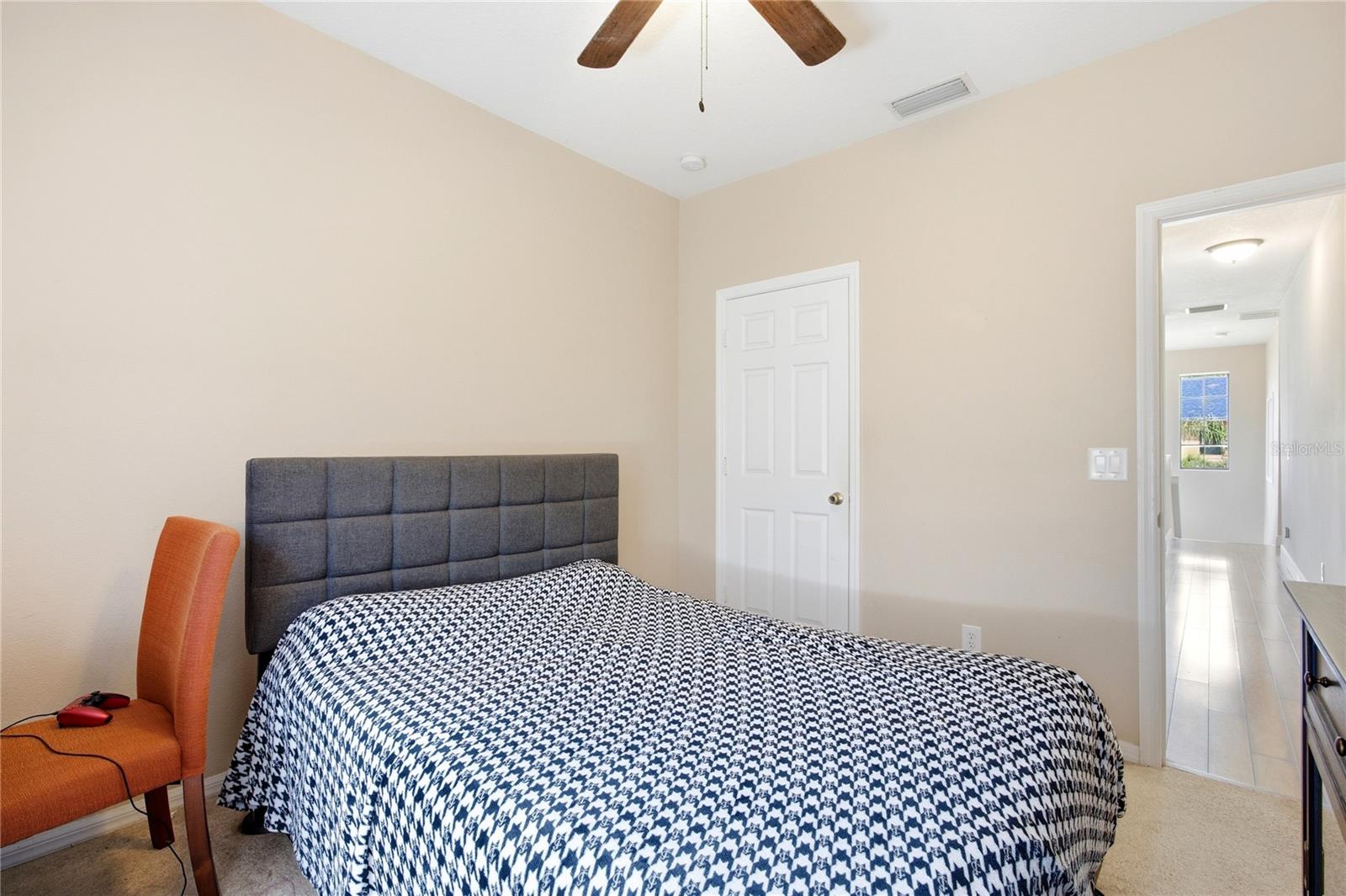 1033 BLACKWATER DR, WESLEY CHAPEL, FL, 33543