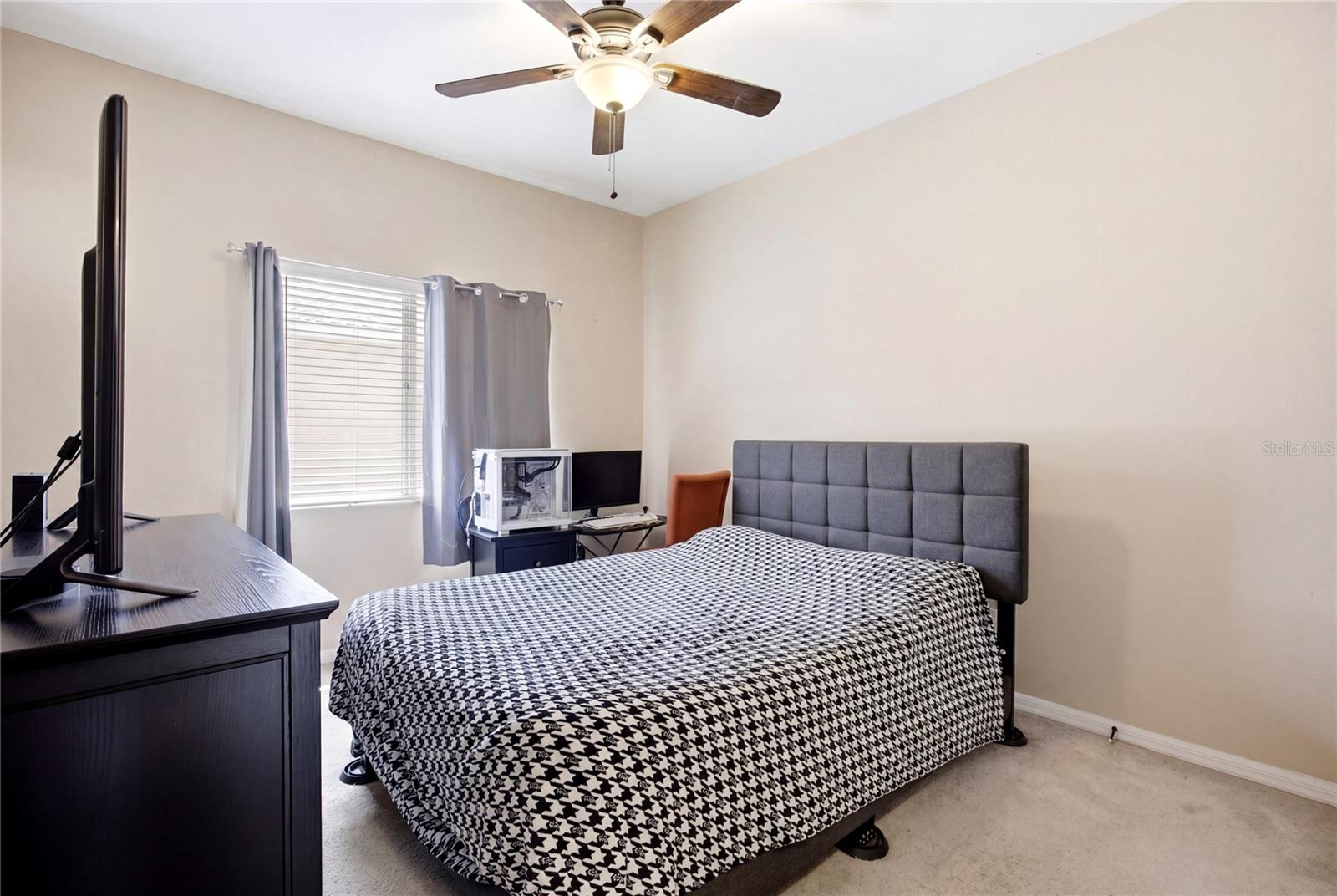 1033 BLACKWATER DR, WESLEY CHAPEL, FL, 33543