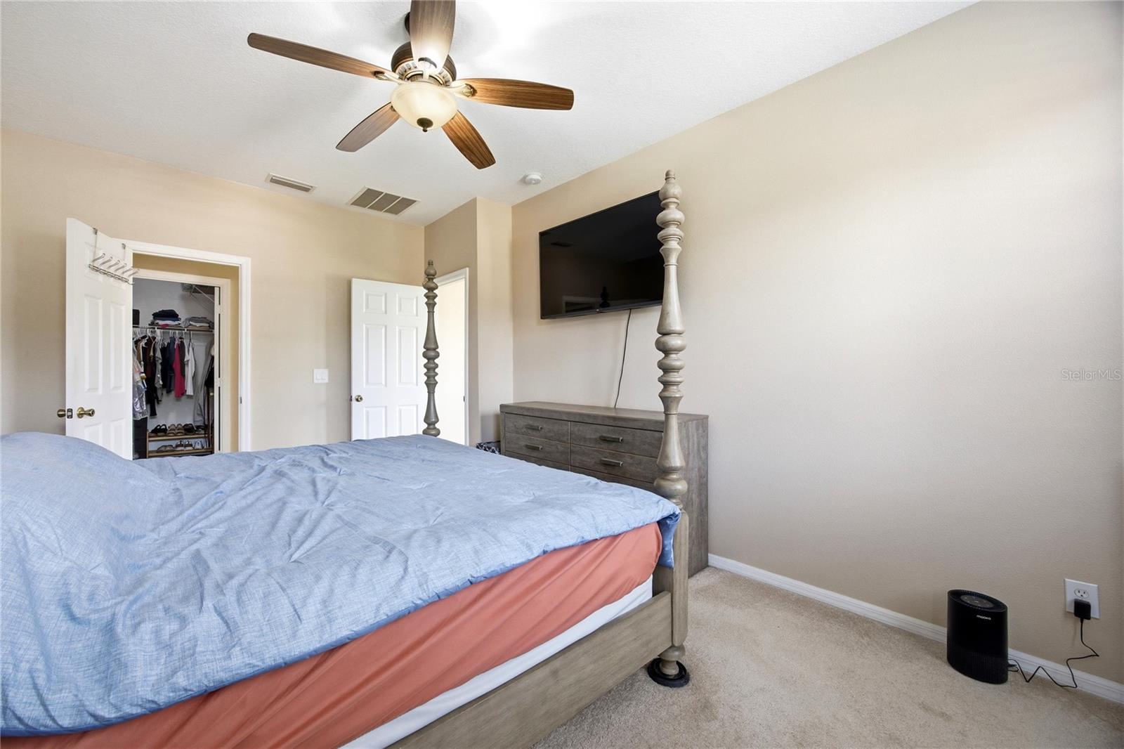 1033 BLACKWATER DR, WESLEY CHAPEL, FL, 33543