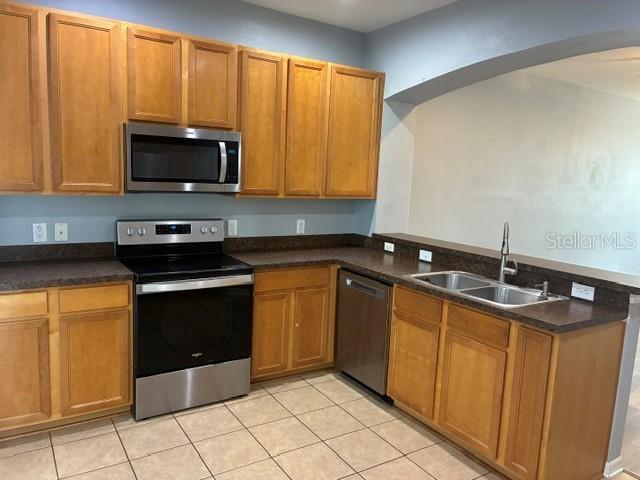 6925 TOWERING SPRUCE DR, RIVERVIEW, FL, 33578
