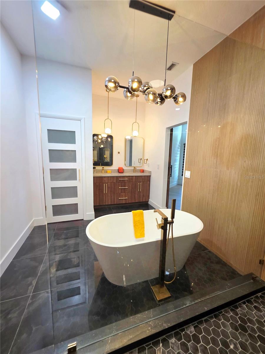 2796 CHALLENGER DR, PALM HARBOR, FL, 34683