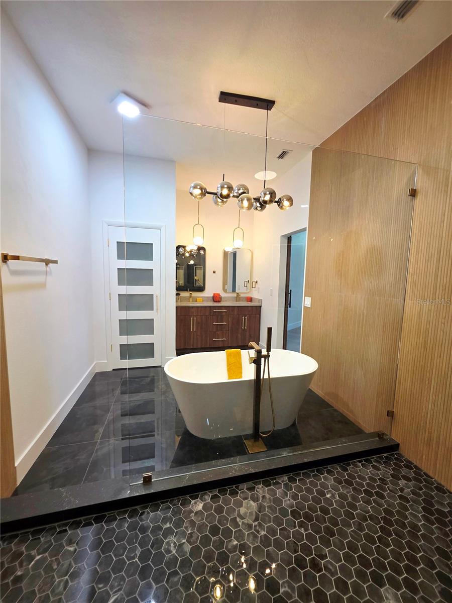 2796 CHALLENGER DR, PALM HARBOR, FL, 34683