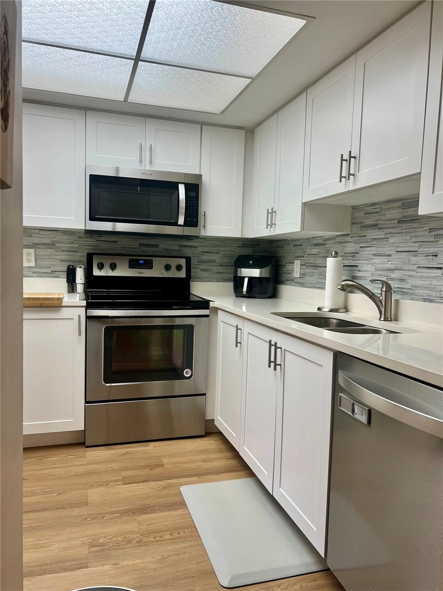 1801 E LAKE RD #17C, PALM HARBOR, FL, 34685