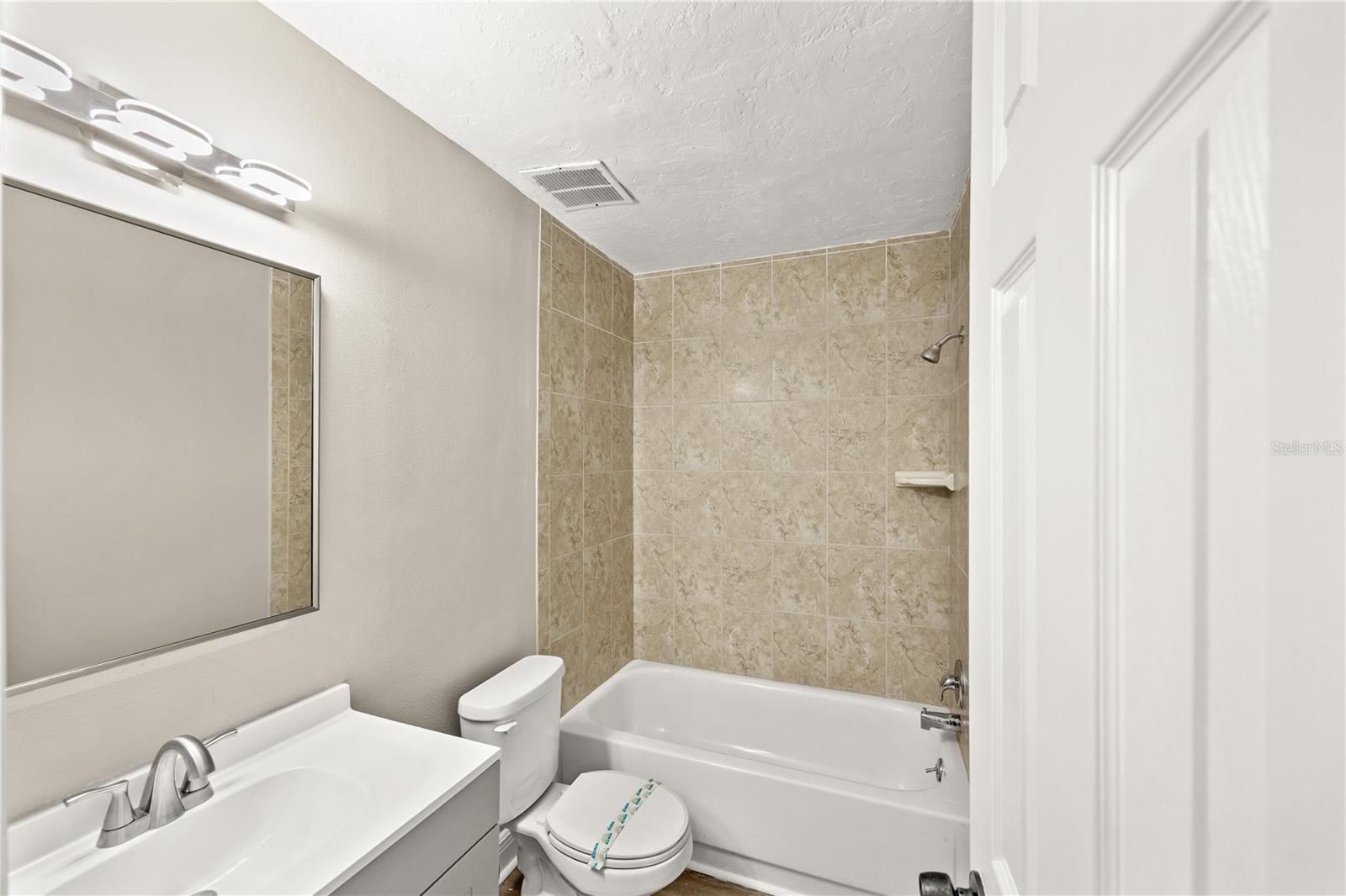 2717 HIDDEN LAKE BLVD #B, SARASOTA, FL, 34237