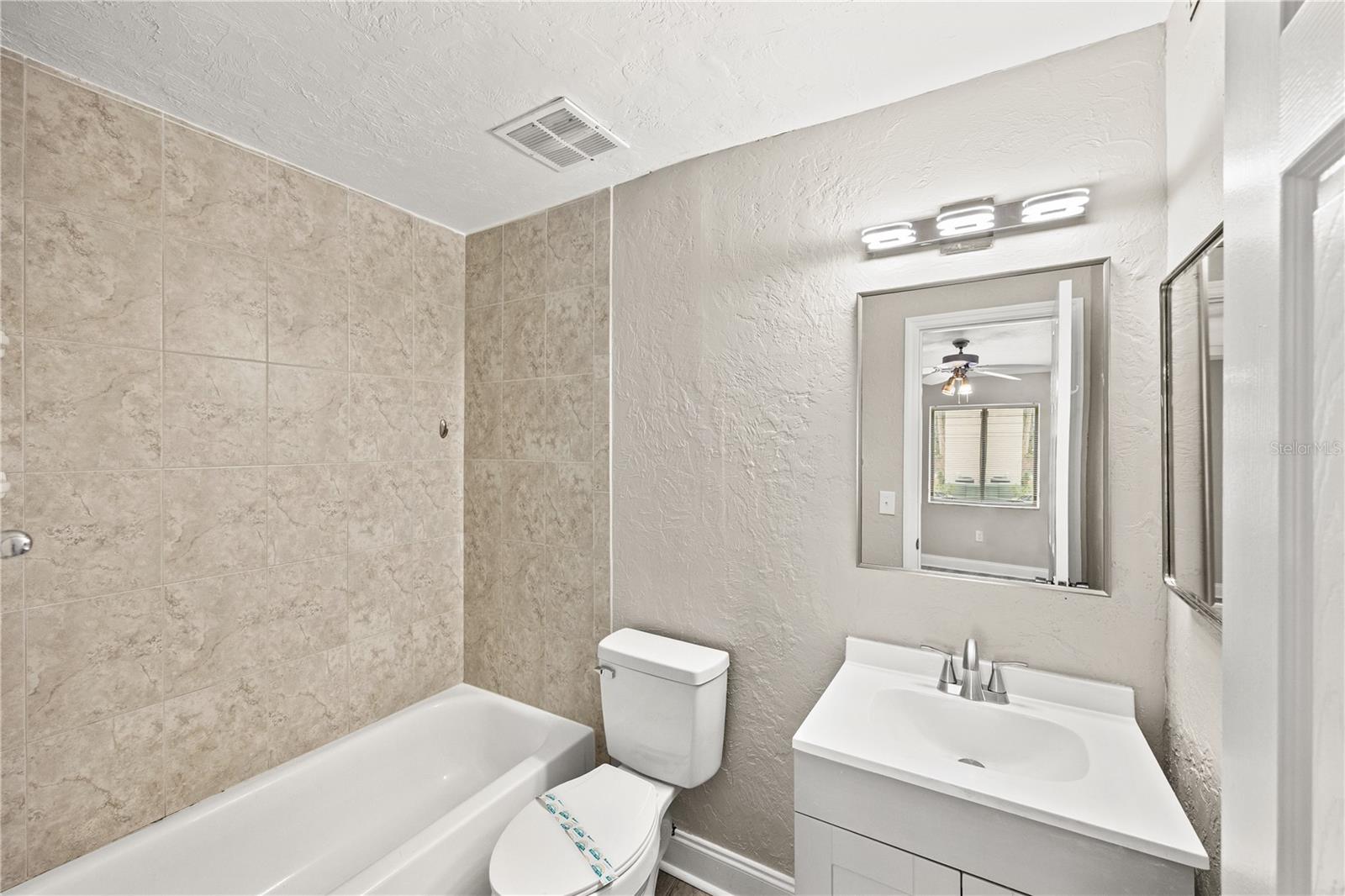2717 HIDDEN LAKE BLVD #B, SARASOTA, FL, 34237