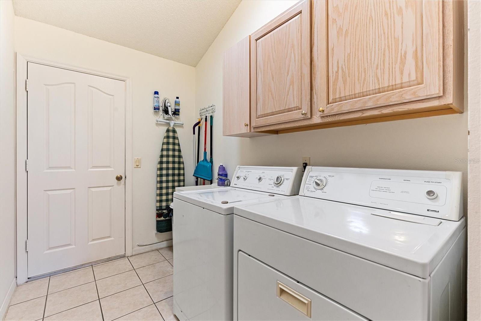 1910 AUGUSTINE DR, THE VILLAGES, FL, 32159