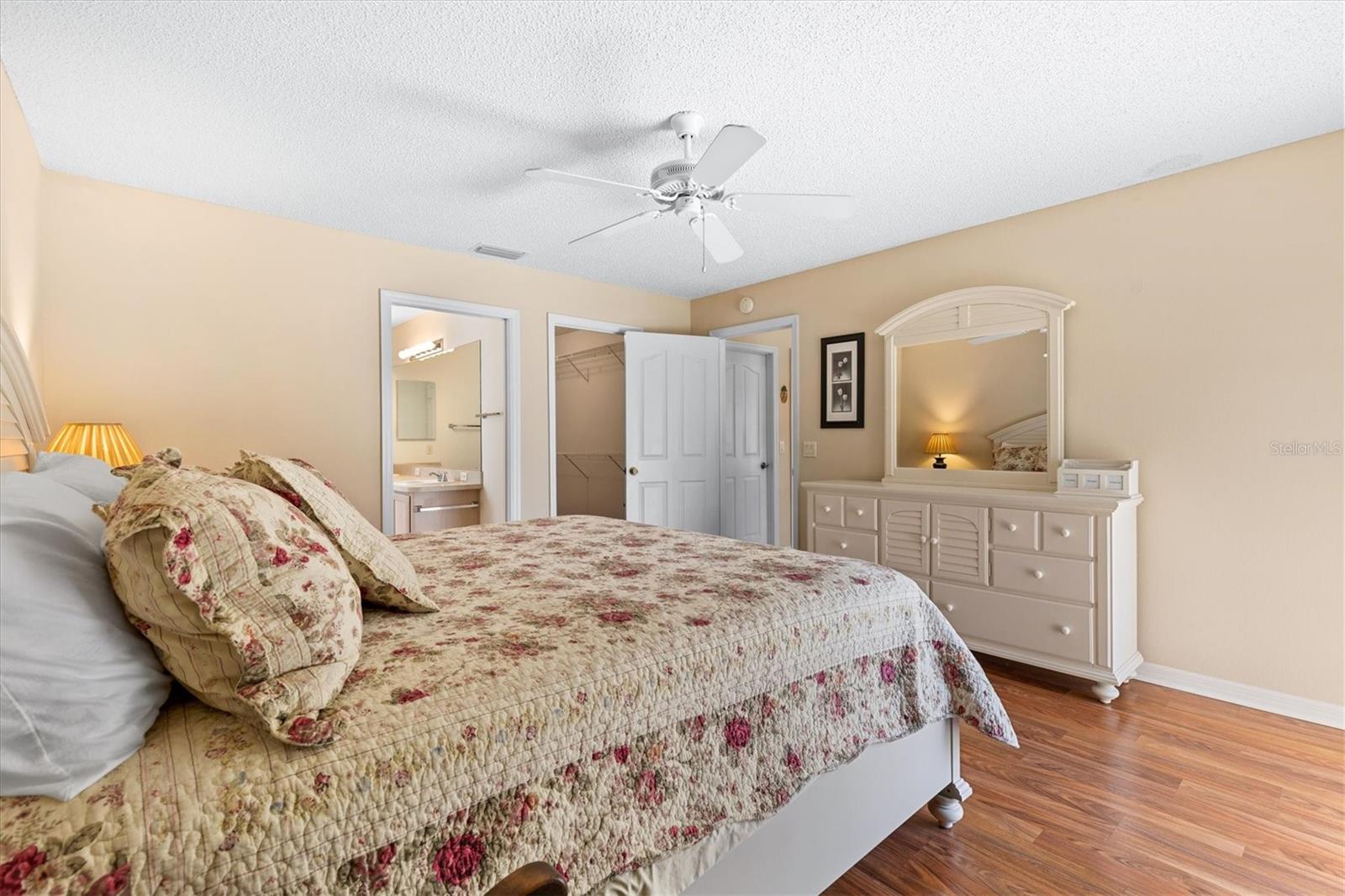 1910 AUGUSTINE DR, THE VILLAGES, FL, 32159