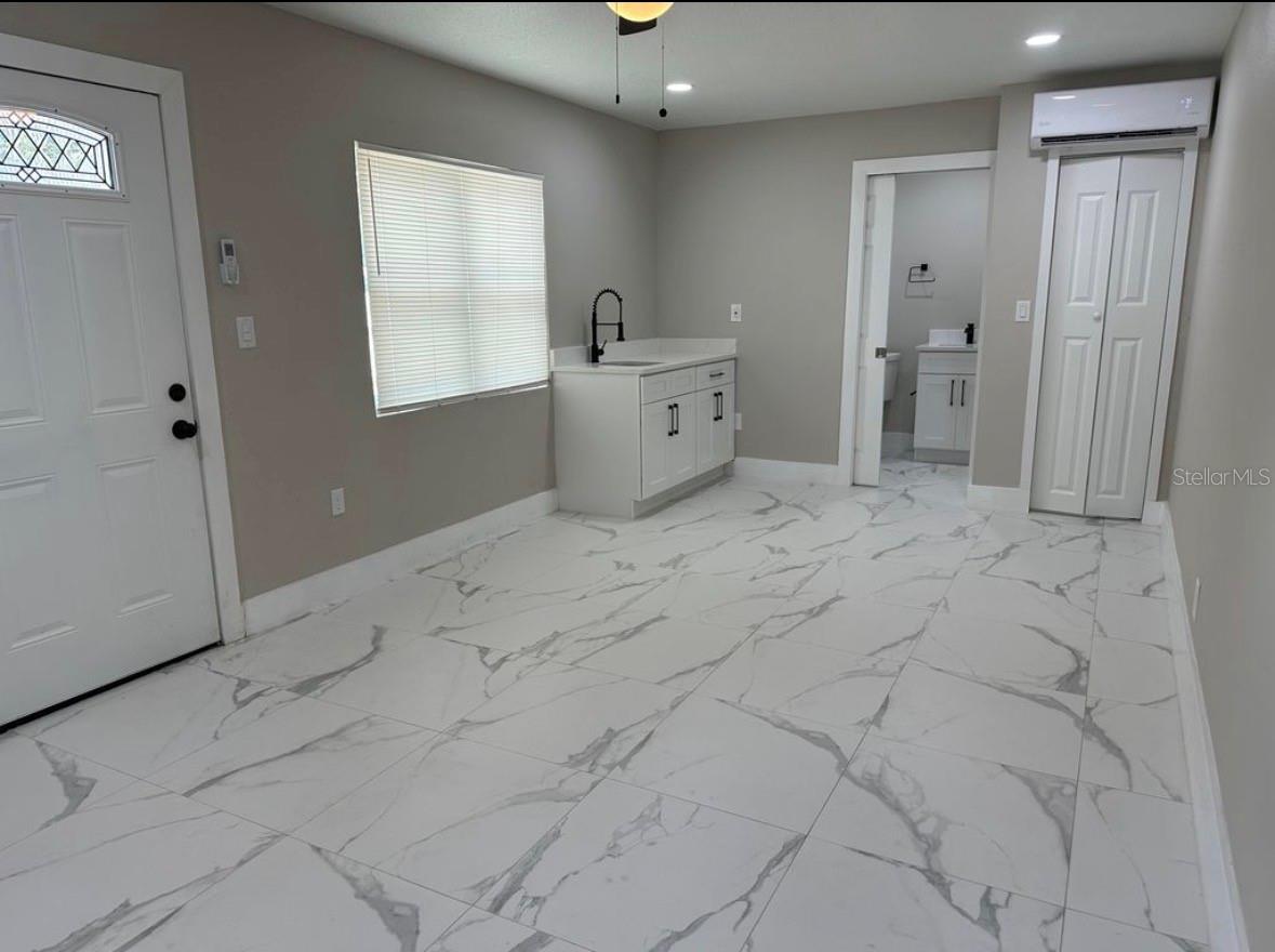 5008 N TAMPANIA AVE, TAMPA, FL, 33614