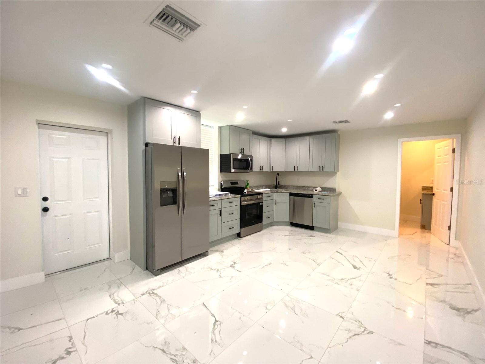 207 AVENUE E SE, WINTER HAVEN, FL, 33880