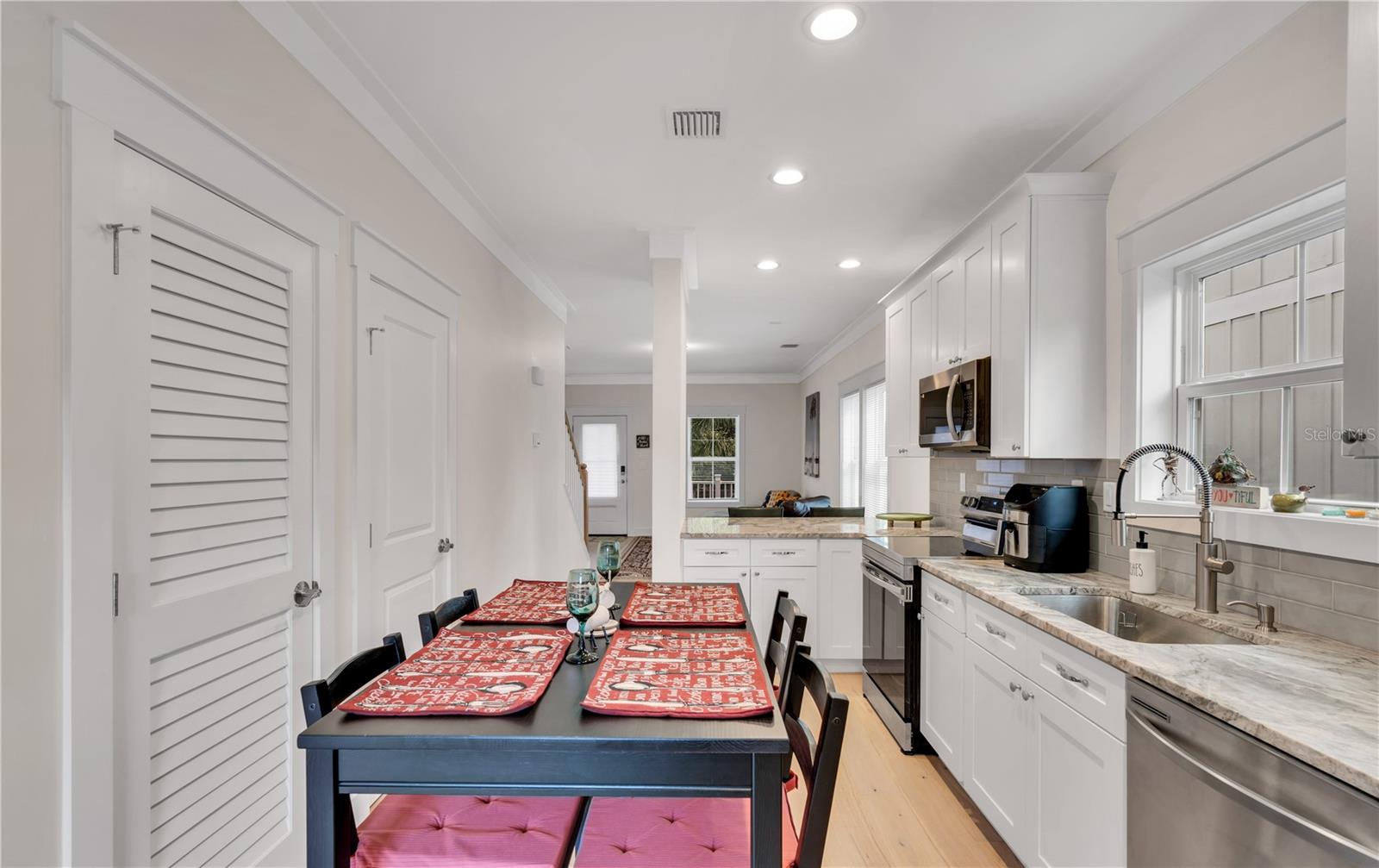 340 6TH ST E, BRADENTON, FL, 34208