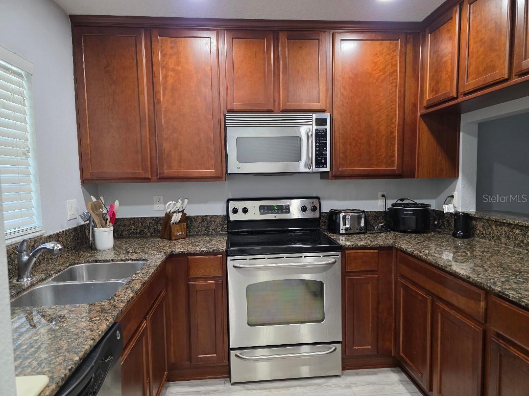 37613 AARALYN RD, ZEPHYRHILLS, FL, 33542