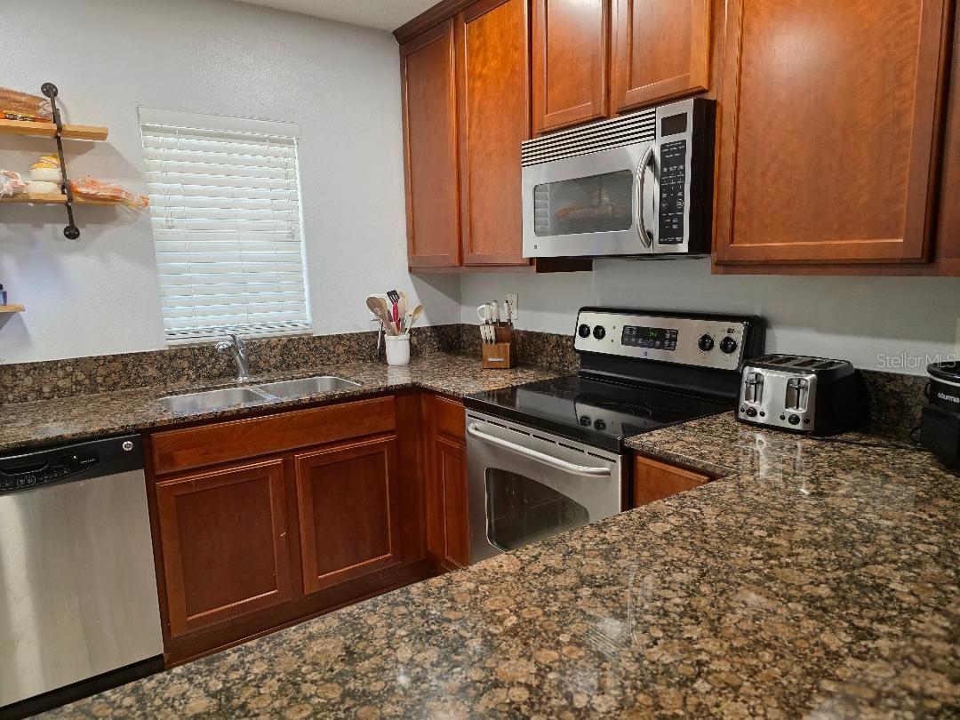 37613 AARALYN RD, ZEPHYRHILLS, FL, 33542