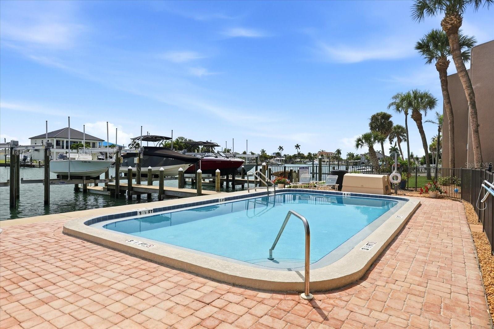11835 3RD ST E, TREASURE ISLAND, FL, 33706