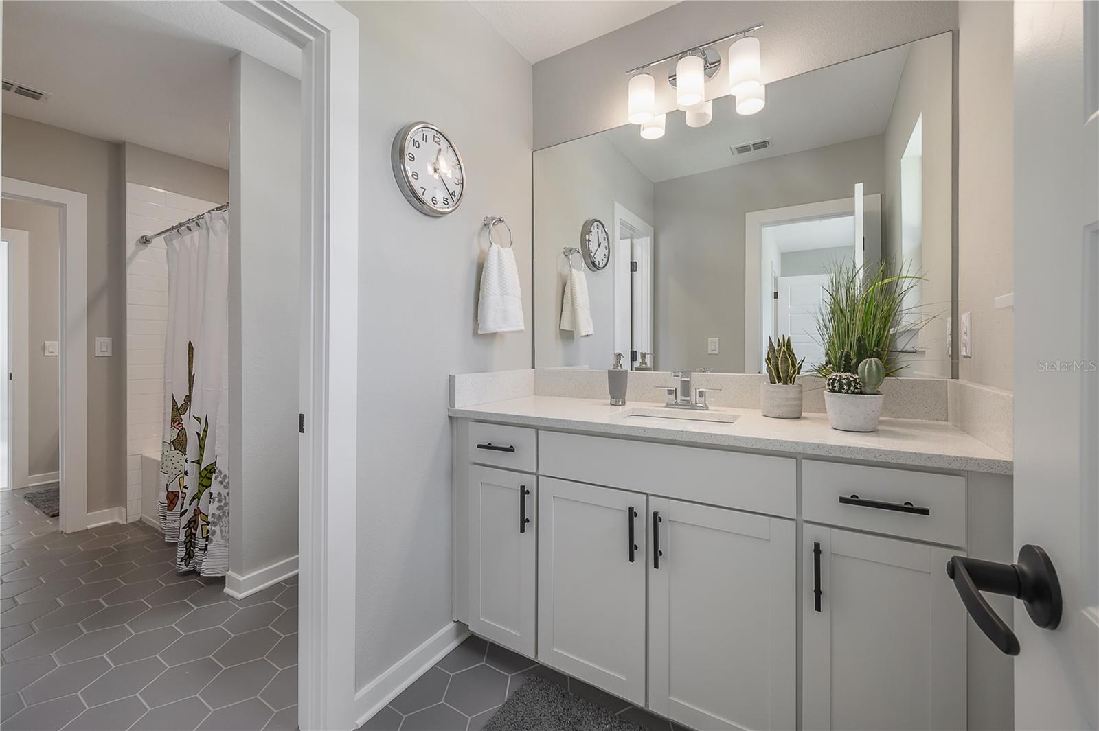 4402 W GRAY ST #1, TAMPA, FL, 33609