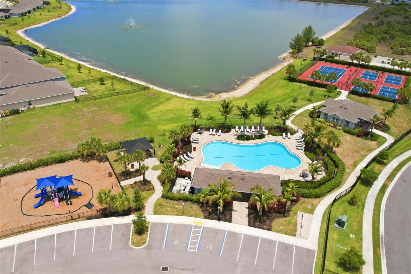844 HEATHER LAKE AVE, CAPE CORAL, FL, 33993