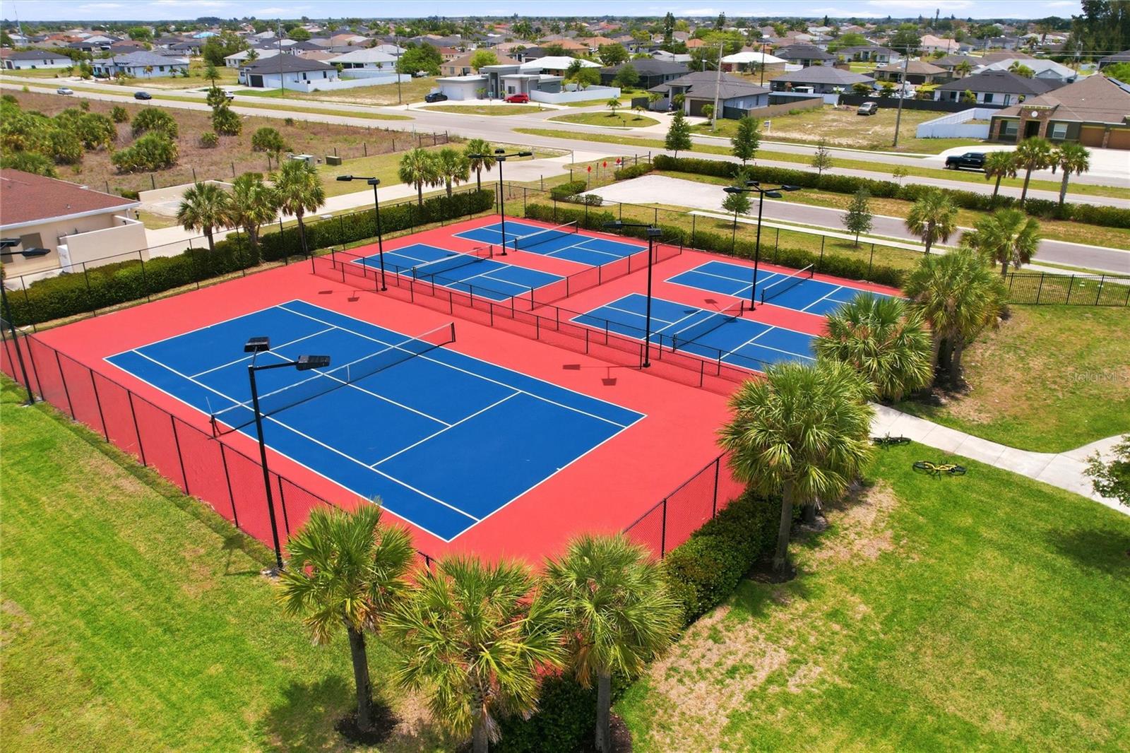844 HEATHER LAKE AVE, CAPE CORAL, FL, 33993