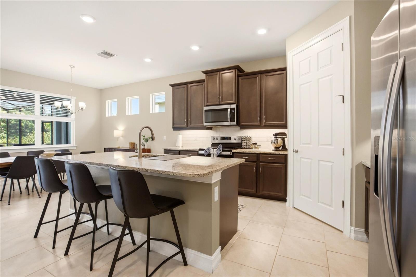 844 HEATHER LAKE AVE, CAPE CORAL, FL, 33993
