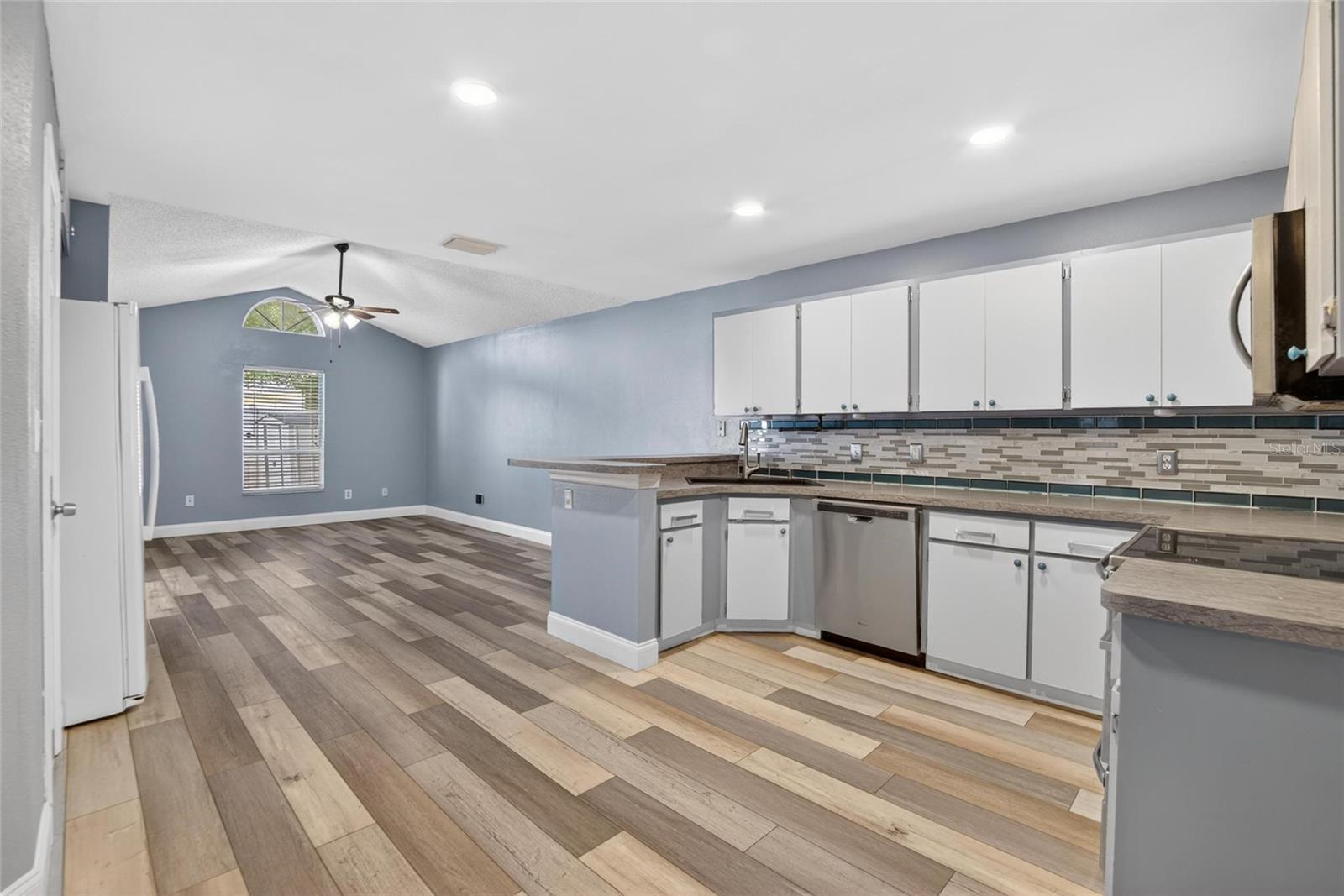 305 SAND RIDGE DR, VALRICO, FL, 33594
