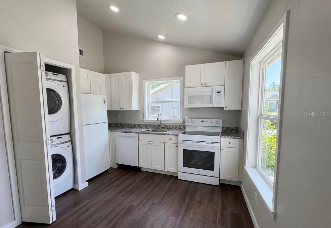 357 N MAIN AVE, GROVELAND, FL, 34736