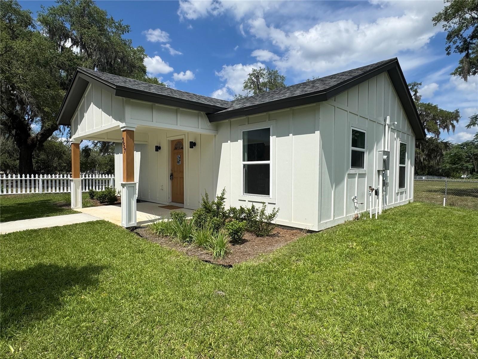 357 N MAIN AVE, GROVELAND, FL, 34736