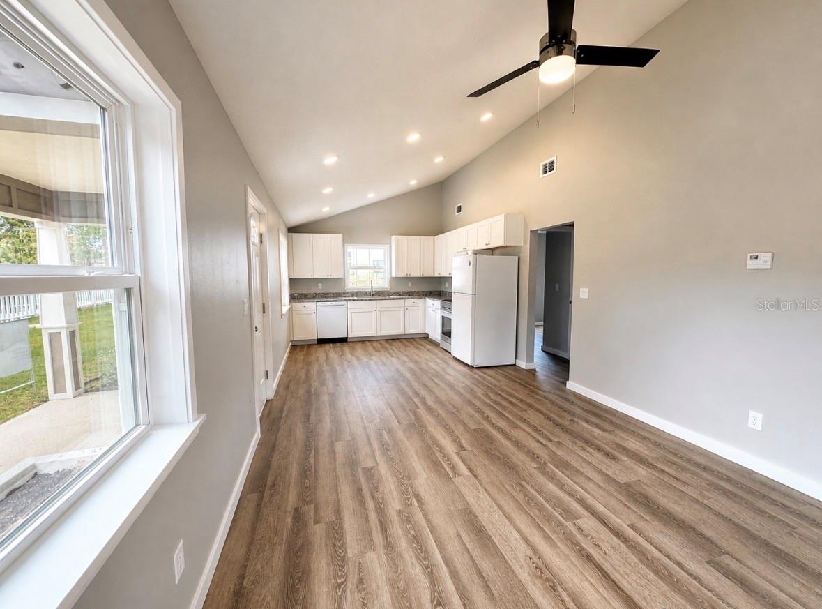 351 N MAIN AVE, GROVELAND, FL, 34736