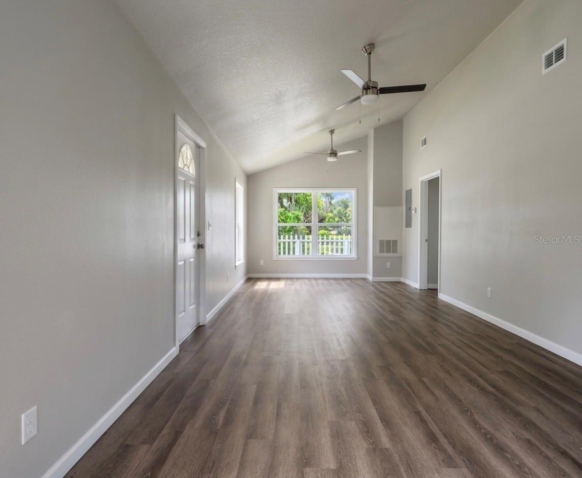 343 N MAIN AVE, GROVELAND, FL, 34736
