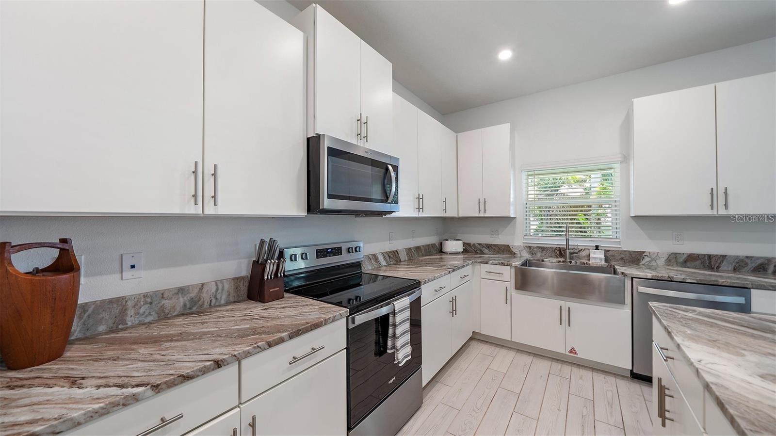 2587 TEMPLE ST, SARASOTA, FL, 34239